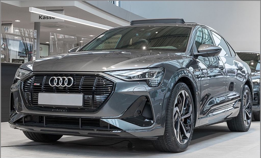 AUDI E-TRON SPORTBACK 50 QUATTRO S-LINE | elektro sport SUV | 313 koní | skvělá výbava | nákup online | super cena